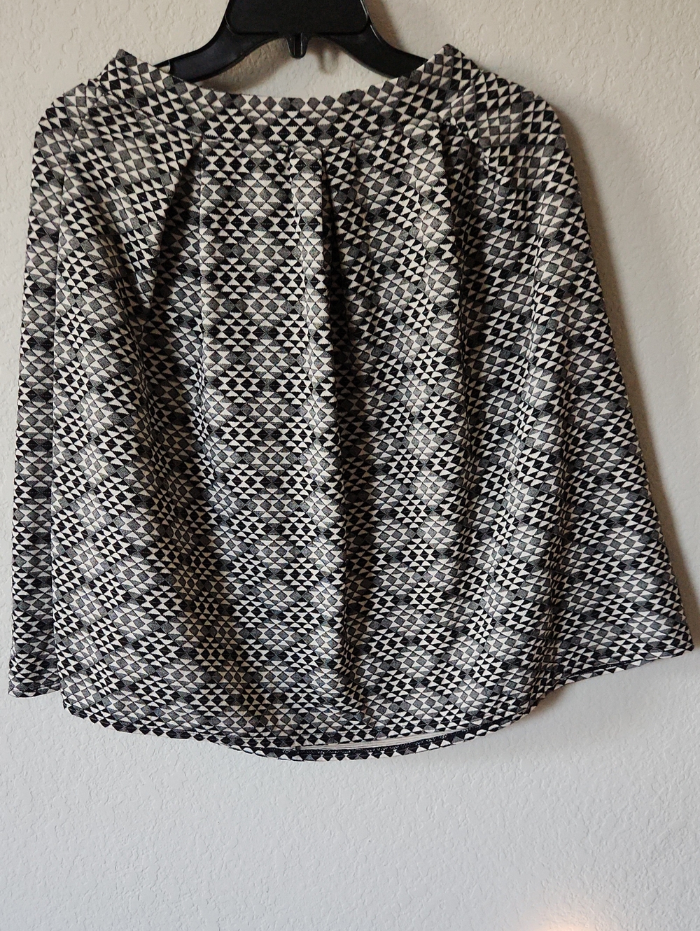 Joe B Black & White Geometric A-Line Skirt